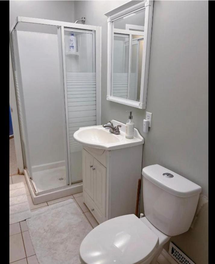 Best Garden House&3 Mins Bus Station Close C-Train&Free Parking YYC Eksteriør billede