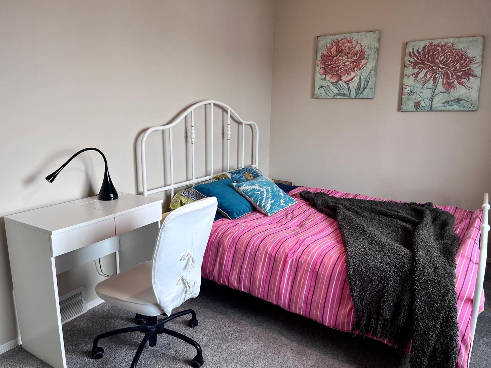 Best Garden House&3 Mins Bus Station Close C-Train&Free Parking YYC Eksteriør billede